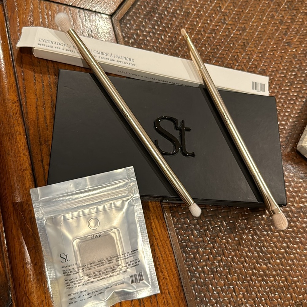 Seint 18 monogram palette, 2 rose colored brushes and Oak eyeshadow
